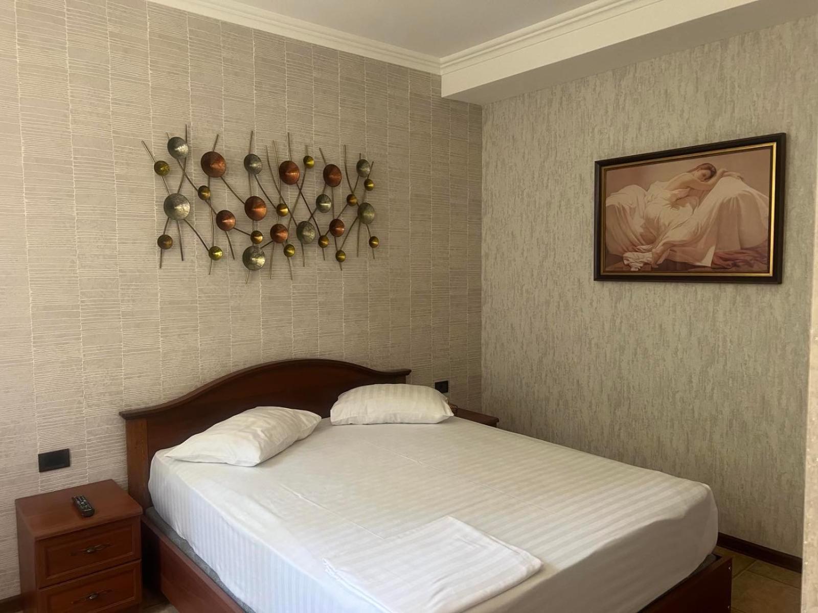 Park Avenue Hotel Yerevan Exterior photo