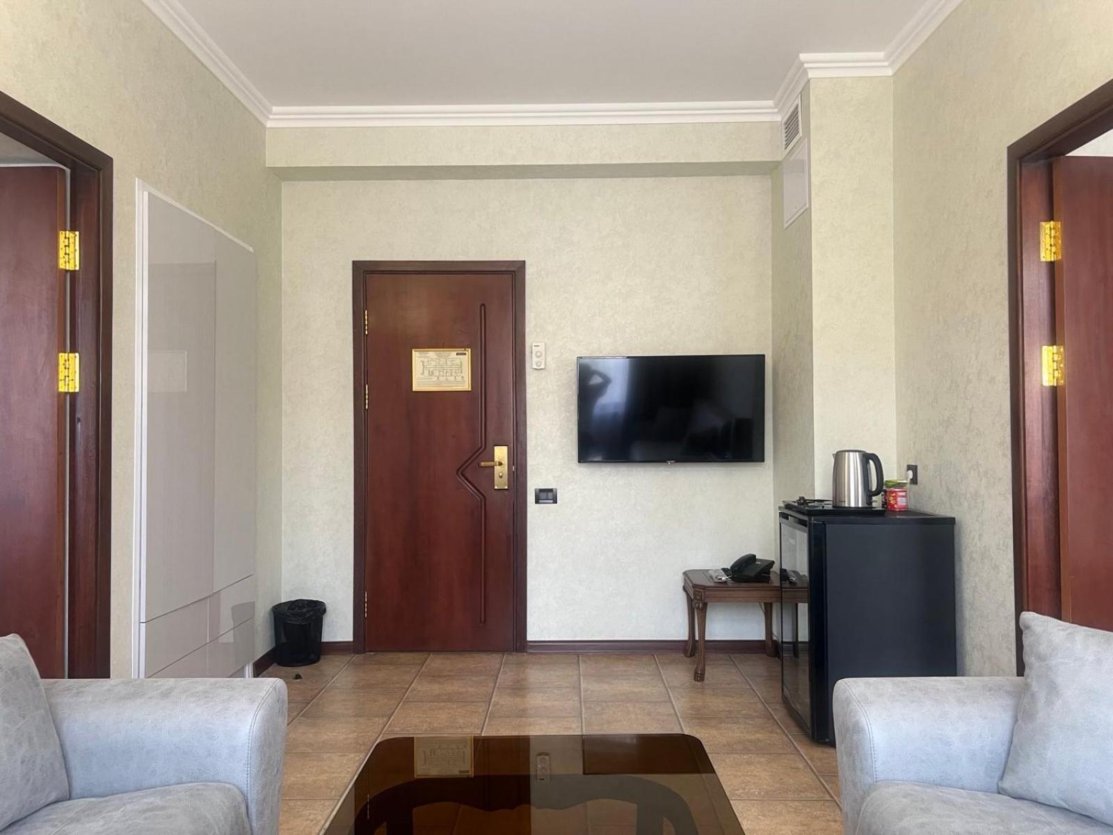Park Avenue Hotel Yerevan Exterior photo