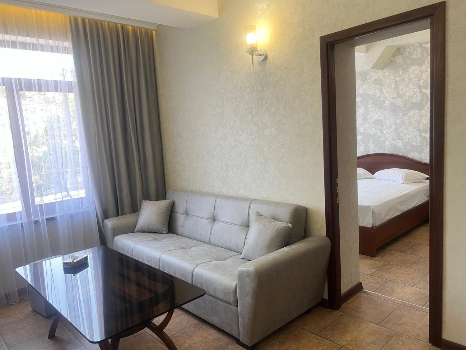 Park Avenue Hotel Yerevan Exterior photo