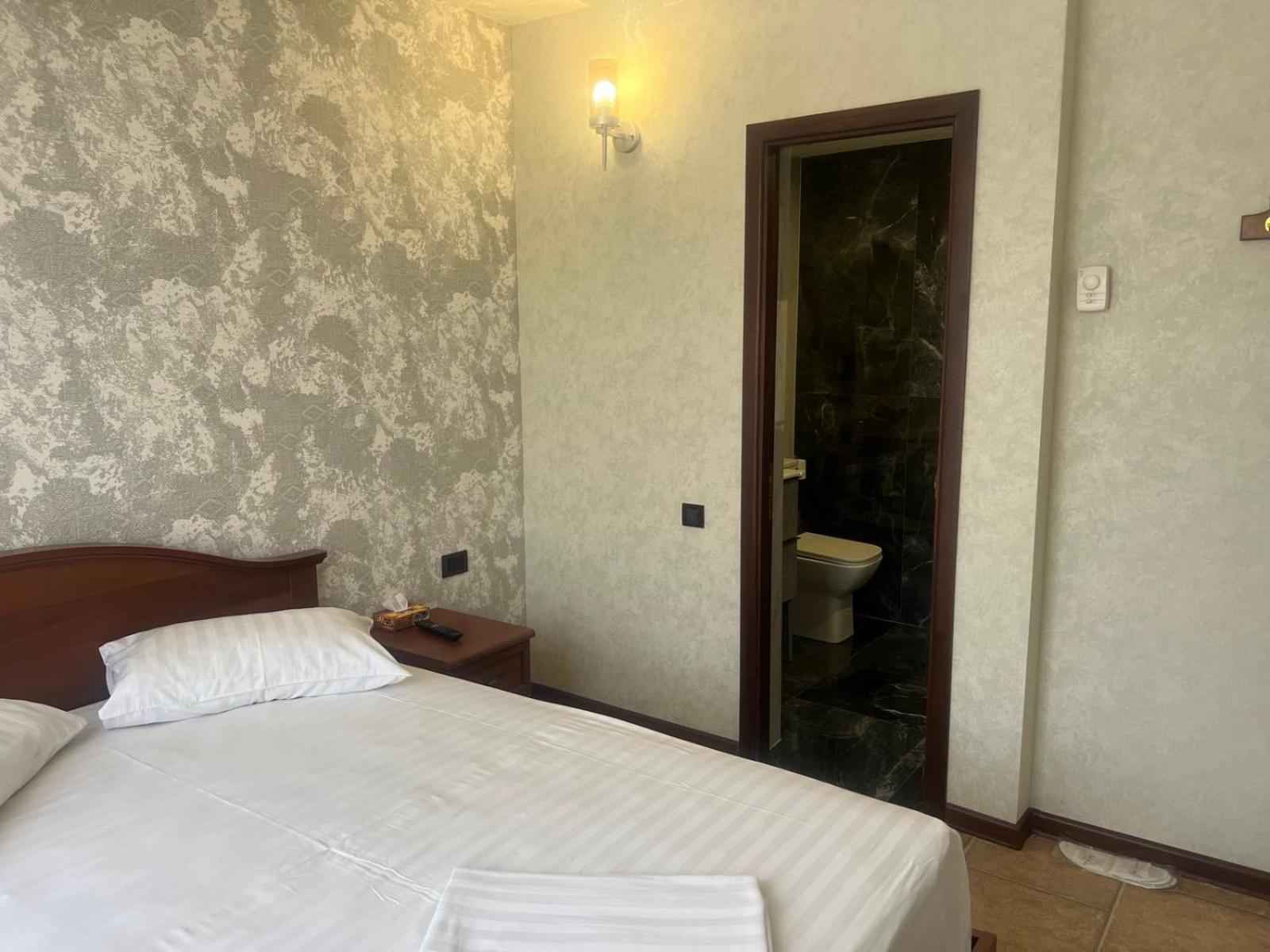 Park Avenue Hotel Yerevan Exterior photo