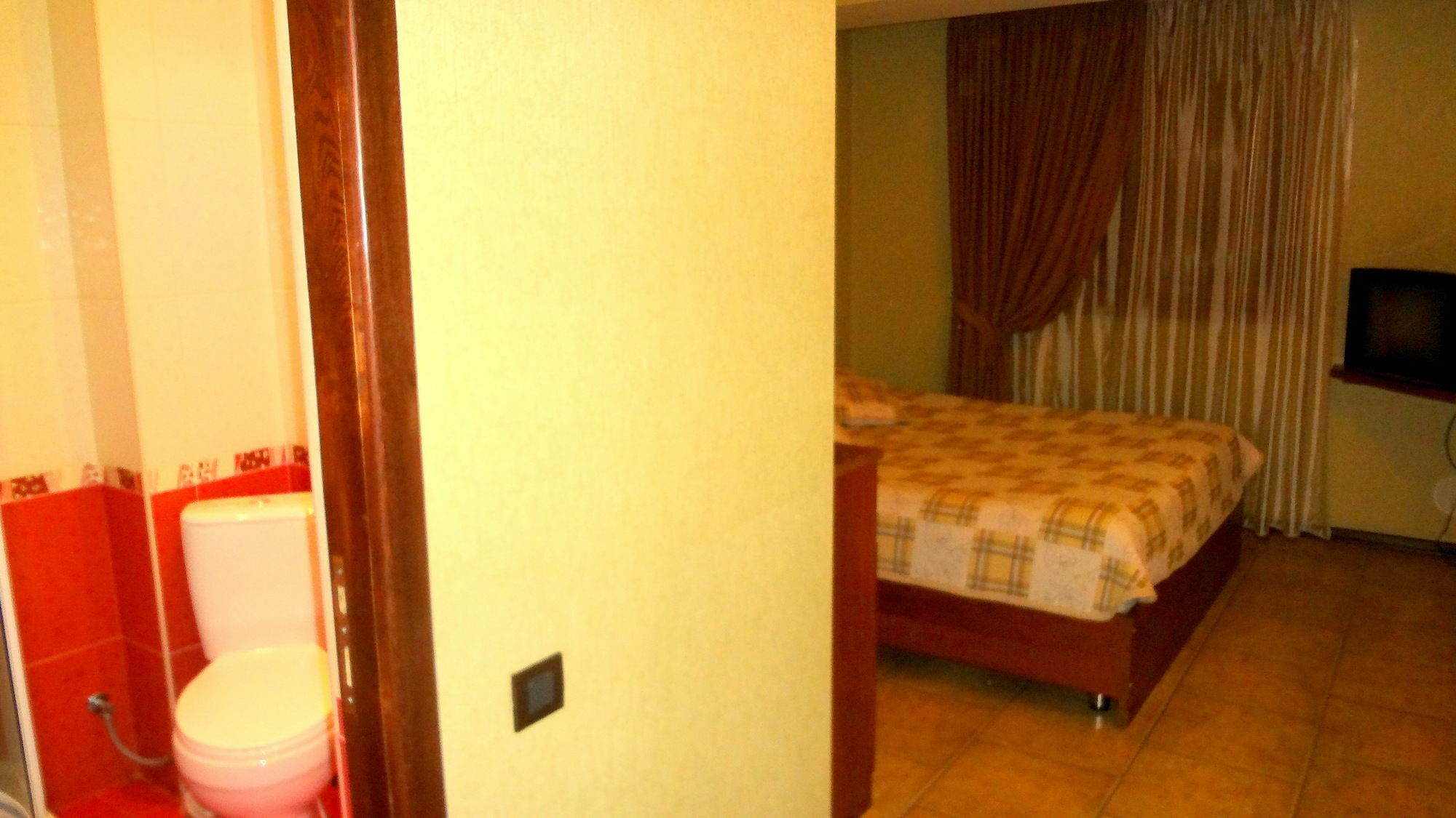 Park Avenue Hotel Yerevan Exterior photo